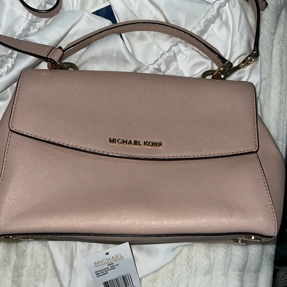 Pink Michael Kors purse - Picture 3 of 8